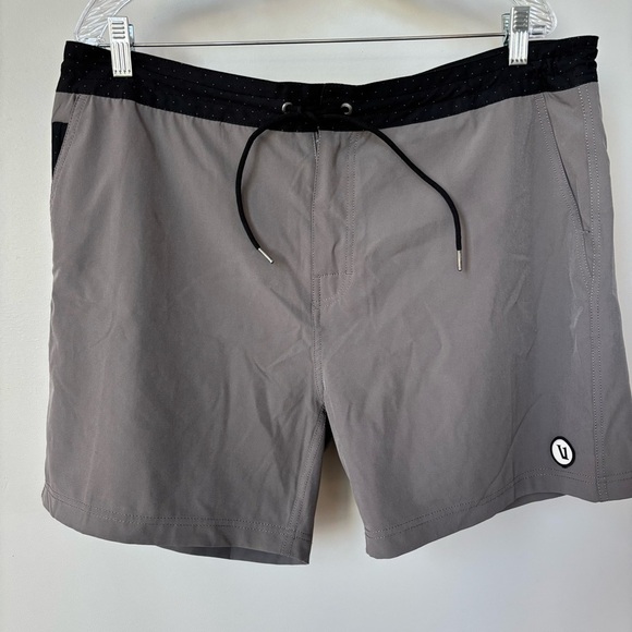 Vuori Gray Bahai BoardShort Size 36 - Picture 1 of 7